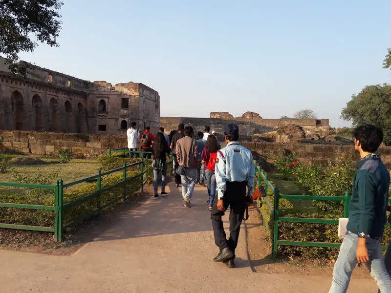 Indore to Mandu Cab