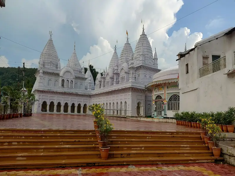 Jabalpur to Kundalpur Cab