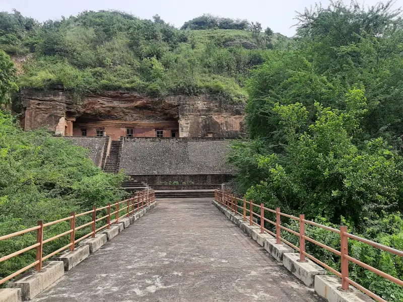 Katni to Gandhwani Cab