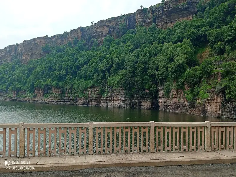 Katni to Mandsaur Cab