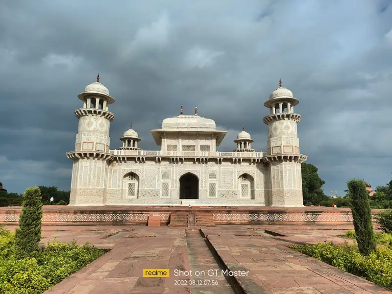 Khajuraho to Agra Cab