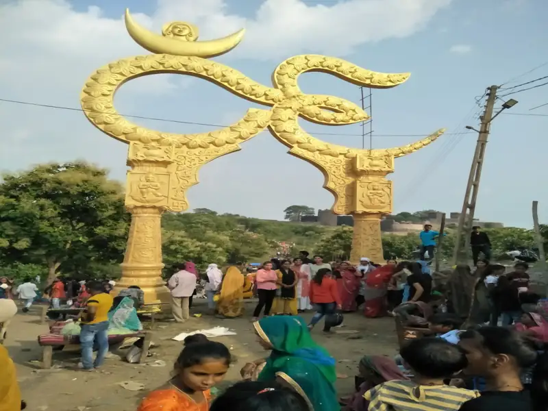 Khajuraho to Bamori Cab