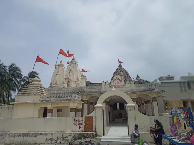 Ratlam to Somnath Cab