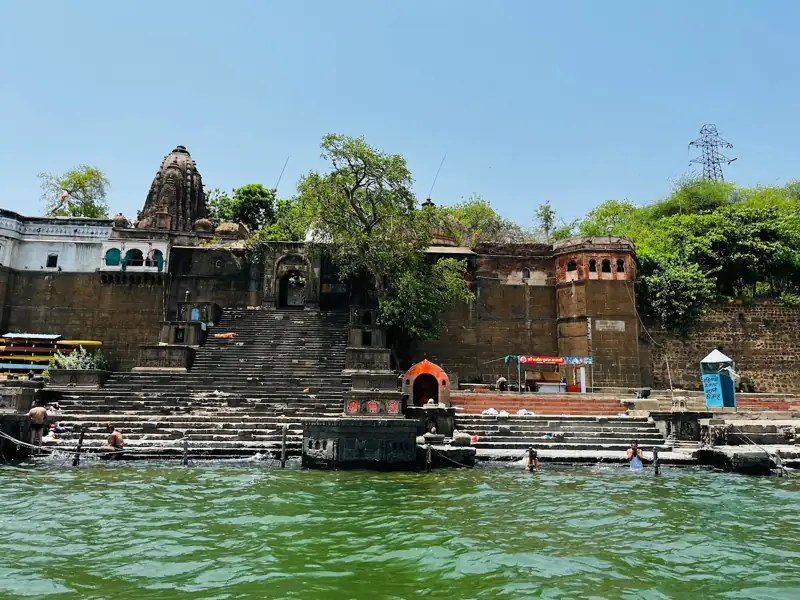 Sagar to Kasrawad Cab