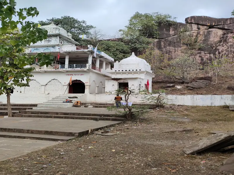 Sehore to Sihora Cab