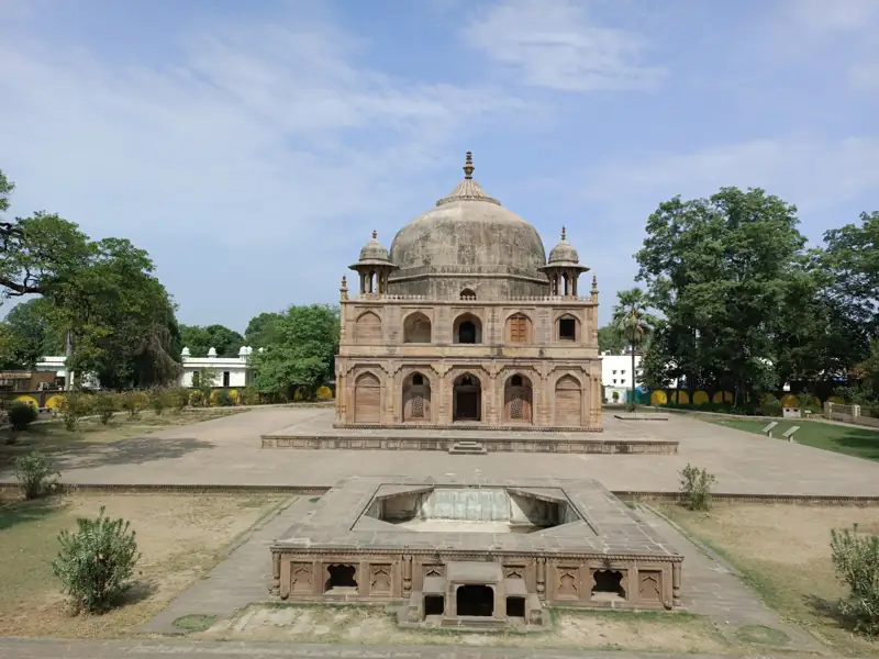 Bhilai to Allahabad Cab