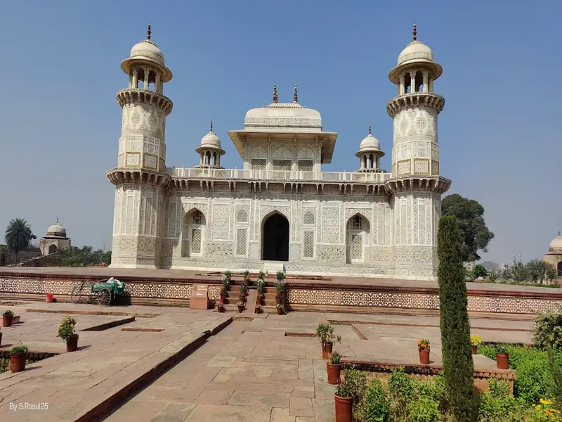 Bhubaneswar to Agra Cab