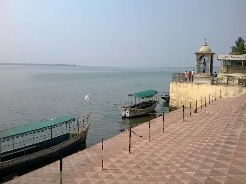 Brahmapur to Rajahmundry Cab