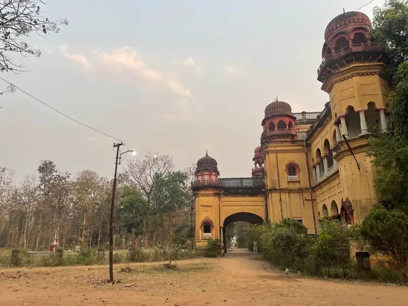 Puri to Balangir Cab