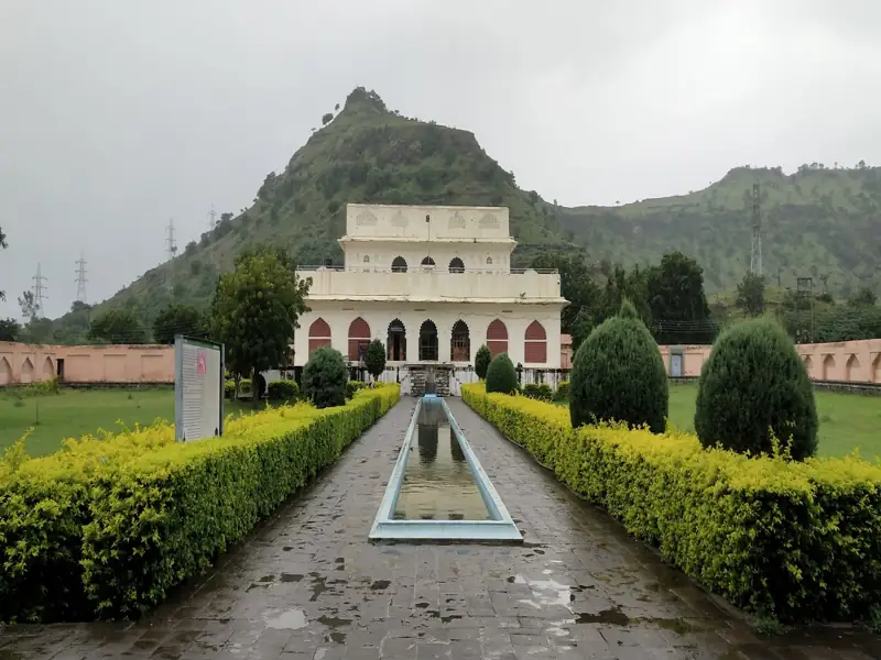 Kharagpur to Sukharia Cab