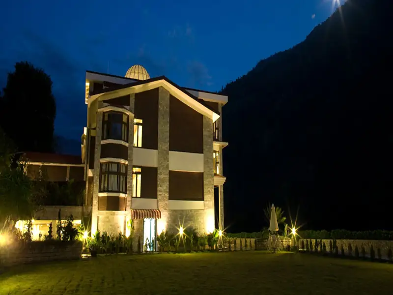 Siliguri to Club Mahindra Baiguney Cab