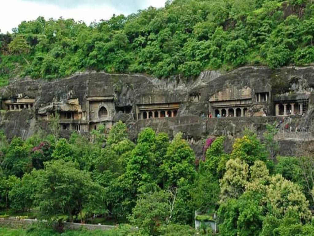 Best Place to Visit in  Ajanta-caves