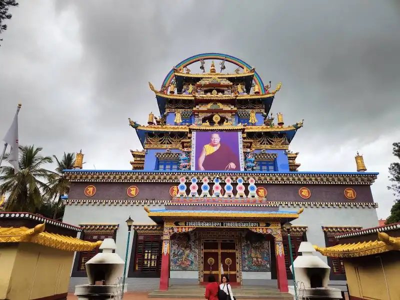 Best Place to Visit in  Bylakuppe-golden-temple