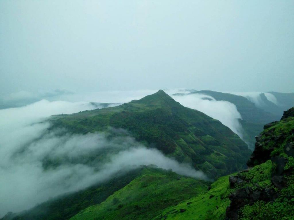 Best Place to Visit in  Kalsubai-peak