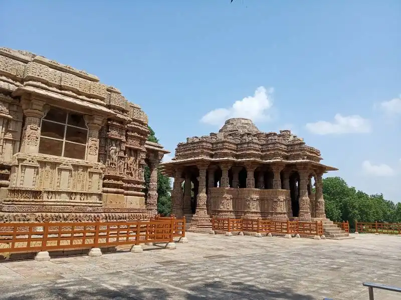 Best Place to Visit in  Modhera-sun-temple