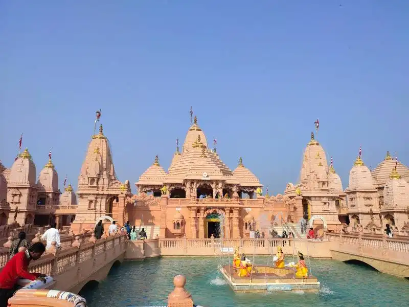 Best Place to Visit in  Nilkanthdham-swaminarayan-temple